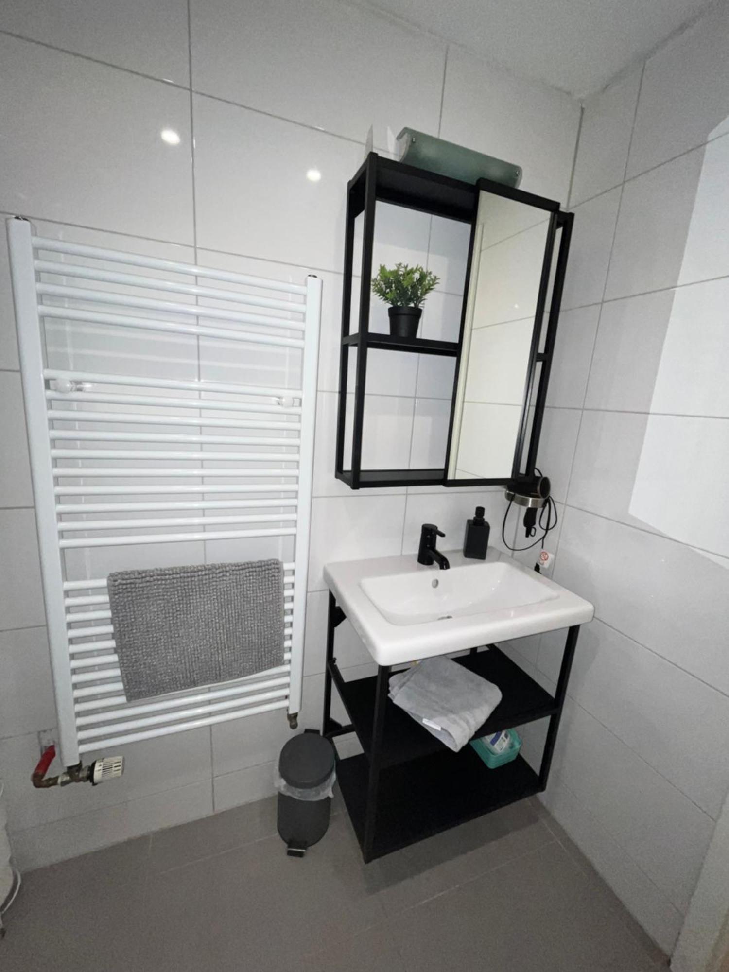 Apartment Central 10C 40Qm Wi-Fi Free Parking Calm Back House Dortmund Exterior foto